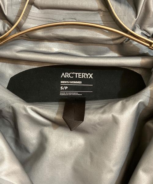 ARC'TERYX（アークテリクス）ARC'TERYX (アークテリクス) BETA JACKET（ベータジャケット） ブラックサファイヤ サイズ:Sの古着・服飾アイテム