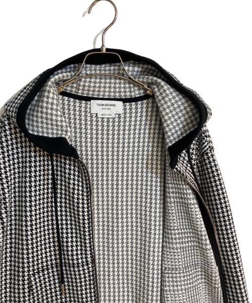 Thom Browne（トムブラウン）Thom Browne (トムブラウン) 千鳥格子柄4-BARジップパーカー ホワイトの古着・服飾アイテム