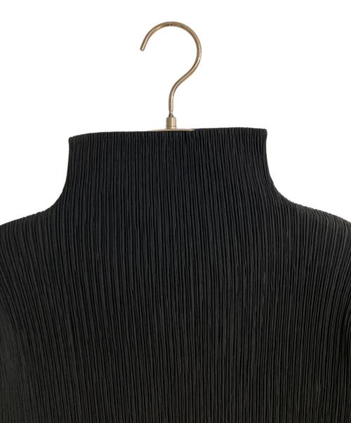 ISSEY MIYAKE（イッセイミヤケ）ISSEY MIYAKE (イッセイミヤケ) プリーツハイネックカットソー ブラック サイズ:Mの古着・服飾アイテム