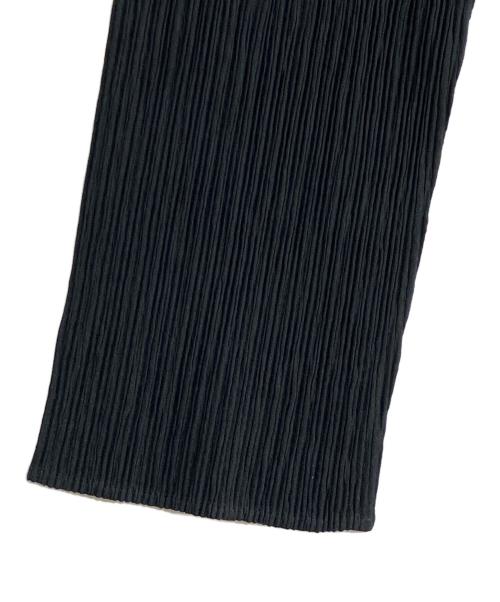 ISSEY MIYAKE（イッセイミヤケ）ISSEY MIYAKE (イッセイミヤケ) プリーツハイネックカットソー ブラック サイズ:Mの古着・服飾アイテム