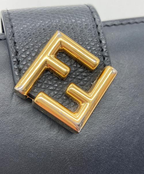 FENDI（フェンディ）FENDI (フェンディ) FF DIAMOND コンパクトウォレット ブラックの古着・服飾アイテム