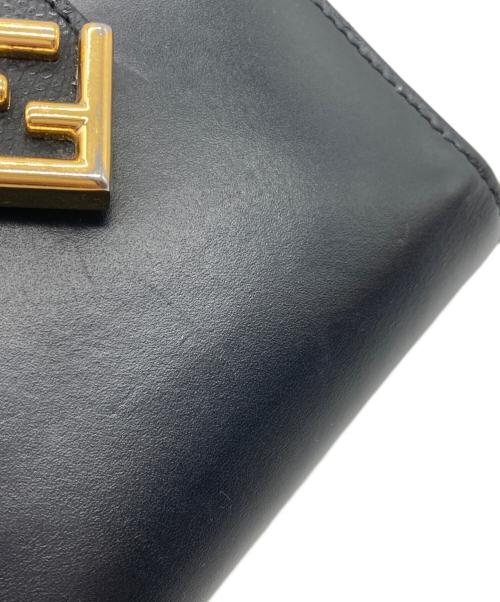FENDI（フェンディ）FENDI (フェンディ) FF DIAMOND コンパクトウォレット ブラックの古着・服飾アイテム