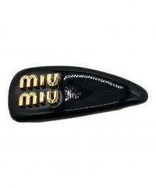 MIU MIU（ミュウミュウ）の古着「パテントレザー ヘアクリップ」｜ブラック