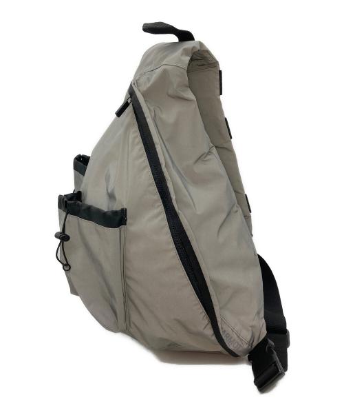 Marmot Capital（マーモット キャピタル）MARMOT CAPITAL (マーモット キャピタル) SLING BAG SILVER/スリングバッグシルバー シルバーの古着・服飾アイテム