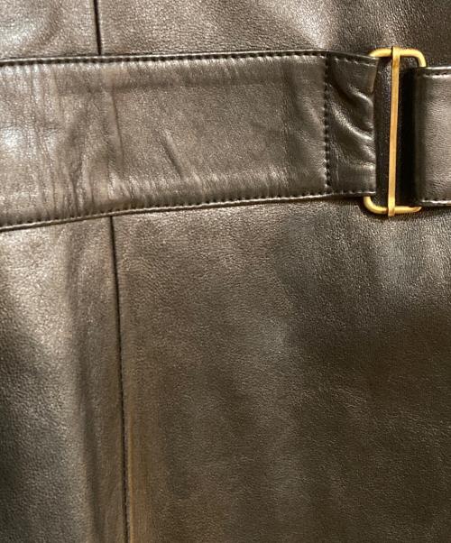 LOEWE（ロエベ）LOEWE (ロエベ) サイドアジャスタブルスタンドカラーラムレザーコート ブラック サイズ:36の古着・服飾アイテム