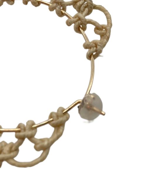 SIRISIRI（シリシリ）SIRISIRI (シリシリ) ARABESQUE EARRINGS HOOP WHT MINI/アラベスク イヤリングス フープ ホワイト ミニ ベージュの古着・服飾アイテム