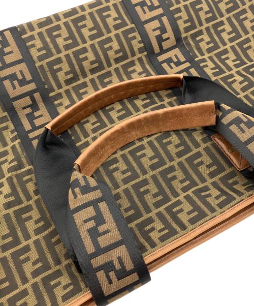 FENDI（フェンディ）FENDI (フェンディ) ズッカ柄ハンドバッグ ブラウンの古着・服飾アイテム