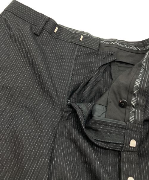 BURBERRY BLACK LABEL（バーバリーブラックレーベル）BURBERRY BLACK LABEL (バーバリーブラックレーベル) 3ピースセットアップスーツ ブラック サイズ:38Rの古着・服飾アイテム