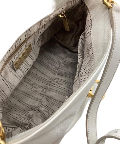 Salvatore Ferragamo（サルヴァトーレ フェラガモ）Salvatore Ferragamo (サルヴァトーレ フェラガモ) 2WAYバッグ ホワイトの古着・服飾アイテム