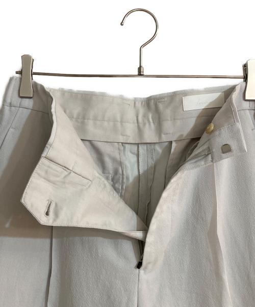 IRENISA（イレニサ）IRENISA (イレニサ) THE TOKYO (ザトーキョー) 別注ONE TUCKS STRAIGHT TROUSERS/ワンタック ストレート トラウザーズ グレー サイズ:2の古着・服飾アイテム