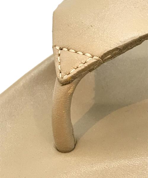 Caminando（カミナンド）Caminando (カミナンド) THONG SLIDES 2216W ベージュ サイズ:8の古着・服飾アイテム