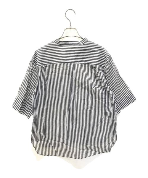 MARGARET HOWELL（マーガレットハウエル）MARGARET HOWELL (マーガレットハウエル) ノーカラーストライプシャツ ホワイト×グレー サイズ:2の古着・服飾アイテム