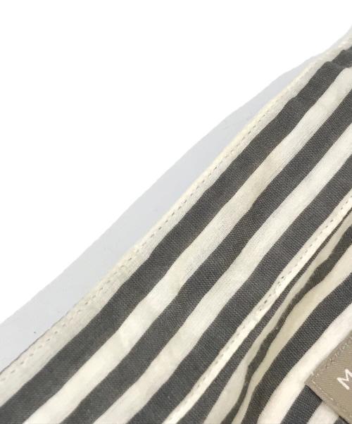 MARGARET HOWELL（マーガレットハウエル）MARGARET HOWELL (マーガレットハウエル) ノーカラーストライプシャツ ホワイト×グレー サイズ:2の古着・服飾アイテム