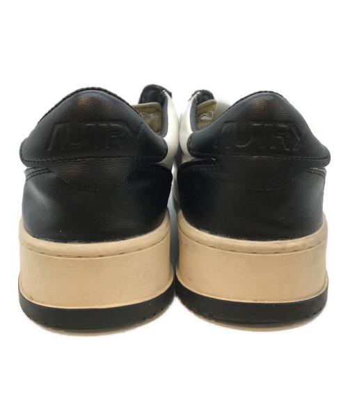 AUTRY（オートリ―）AUTRY (オートリ―) MEDALIST LOW LEATHER/LEATHER BICOLOR UP ホワイト×ブラック サイズ:42の古着・服飾アイテム