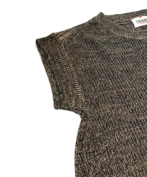 TRUNK HIROKO KOSHINO（トランク ヒロコ コシノ）TRUNK HIROKO KOSHINO (トランク ヒロコ コシノ) ノースリーブニットプルオーバー/洗える　RSFJW10330 ブラウン サイズ:40 未使用品の古着・服飾アイテム