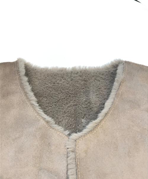 QTUME（クチューム）QTUME (クチューム) Fack muton middle gilet　482-24501 ベージュ サイズ:38の古着・服飾アイテム