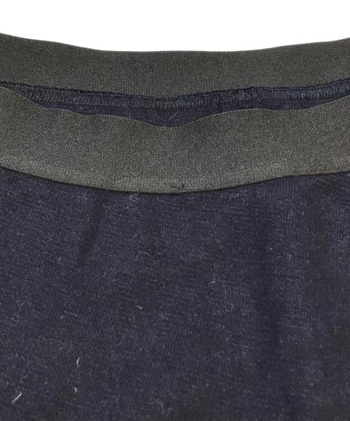 TRUNK HIROKO KOSHINO（トランク ヒロコ コシノ）TRUNK HIROKO KOSHINO (トランク ヒロコ コシノ) グラデーションボーダーデザインスカート　RSQAT-32400 グレー サイズ:38の古着・服飾アイテム