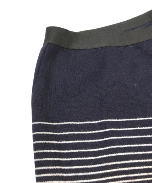 TRUNK HIROKO KOSHINO（トランク ヒロコ コシノ）TRUNK HIROKO KOSHINO (トランク ヒロコ コシノ) グラデーションボーダーデザインスカート　RSQAT-32400 グレー サイズ:38の古着・服飾アイテム