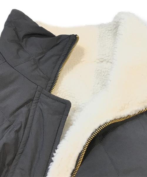 UNFILO（アンフィーロ）UNFILO (アンフィーロ) TAION (タイオン) リバーシブルボアダウン ブラック×ホワイト サイズ:Sの古着・服飾アイテム