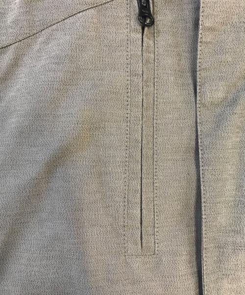 ARMANI EXCHANGE（アルマーニ エクスチェンジ）ARMANI EXCHANGE (アルマーニ エクスチェンジ) フーデッドジャケット グレー サイズ:Lの古着・服飾アイテム