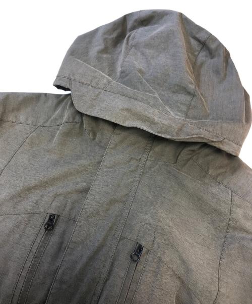 ARMANI EXCHANGE（アルマーニ エクスチェンジ）ARMANI EXCHANGE (アルマーニ エクスチェンジ) フーデッドジャケット グレー サイズ:Lの古着・服飾アイテム