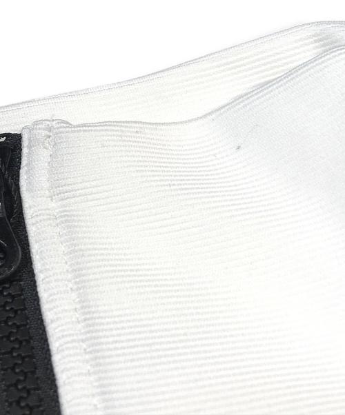 NO ID.（ノーアイディー）NO ID. (ノーアイディー) ラダリングZIPポンチョ 454006-747T ホワイト サイズ:ONE 未使用品の古着・服飾アイテム