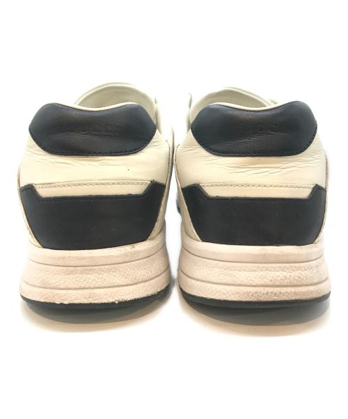 GUCCI（グッチ）GUCCI (グッチ) ローカットスニーカー　426184 ホワイト×ブラック サイズ:8 1/2の古着・服飾アイテム