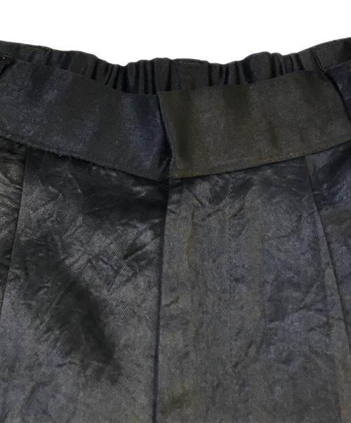 emmi atelier（エミアトリエ）emmi atelier (エミアトリエ) シャイニーアセテートカーゴパンツ ブラックの古着・服飾アイテム