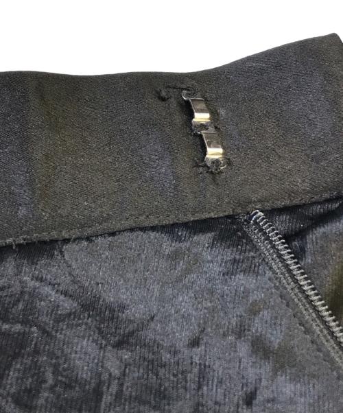 emmi atelier（エミアトリエ）emmi atelier (エミアトリエ) シャイニーアセテートカーゴパンツ ブラックの古着・服飾アイテム