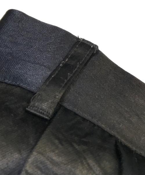 emmi atelier（エミアトリエ）emmi atelier (エミアトリエ) シャイニーアセテートカーゴパンツ ブラックの古着・服飾アイテム