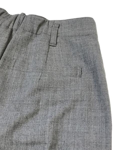 Spick and Span（スピック＆スパン）Spick and Span (スピックアンドスパン) ハイブリッドダブルクロスワンタックパンツ　23030200832040 グレー サイズ:34の古着・服飾アイテム