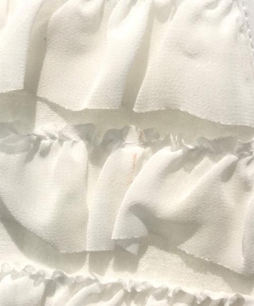 provoke（プロヴォーク）provoke (プロヴォーク) フリルベスト ホワイト サイズ:FREEの古着・服飾アイテム