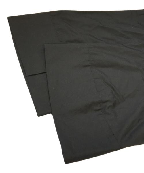 1er Arrondissement（プルミエ アロンディスモン）1er Arrondissement (プルミエ アロンディスモン) コットンブロードケープシャツ　B1033AFB023 ブラック サイズ:38の古着・服飾アイテム