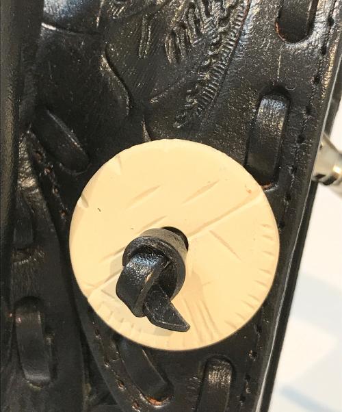 Carving Tribes（カービングトライブス）CARVING TRIBES (カービングトライブス) 2WAYバッグ ブラックの古着・服飾アイテム