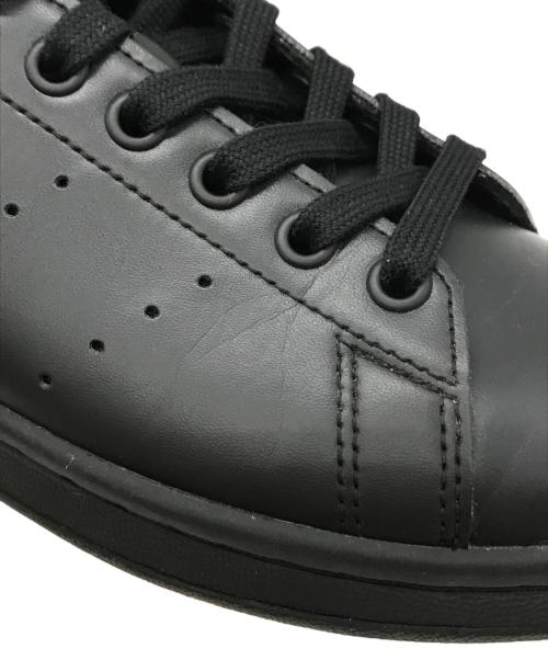 adidas（アディダス）adidas (アディダス) スニーカー　FX5499 ブラック サイズ:26の古着・服飾アイテム