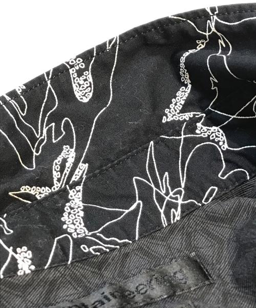 WHITE MOUNTAINEERING（ホワイトマウンテ二アニング）WHITE MOUNTAINEERING (ホワイトマウンテ二アニング) 半袖シャツ　BK1671101 ブラックの古着・服飾アイテム