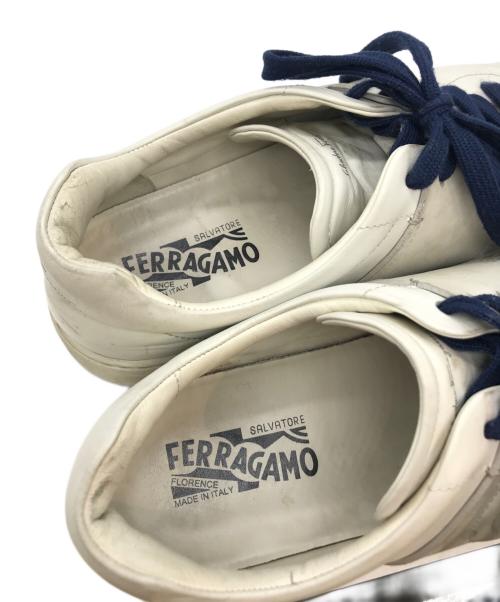 Salvatore Ferragamo（サルヴァトーレ フェラガモ）Salvatore Ferragamo (サルヴァトーレ フェラガモ) スニーカー ホワイト サイズ:7の古着・服飾アイテム