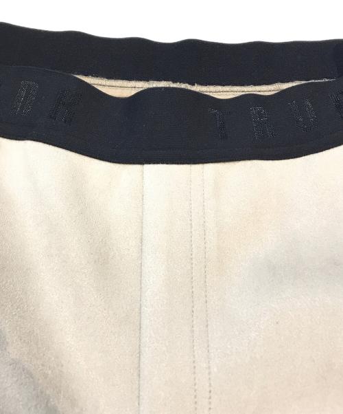 HIROKO KOSHINO TRUNK（ヒロココシノ トランク）HIROKO KOSHINO TRUNK (ヒロココシノ トランク) レザーライクサイドテープデザインパンツ ベージュ サイズ:38の古着・服飾アイテム