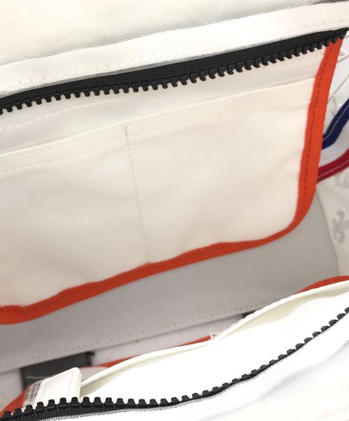 CASTELBAJAC（カステルバジャック）CASTELBAJAC (カステルバジャック) 2WAYショルダーバッグ ホワイトの古着・服飾アイテム