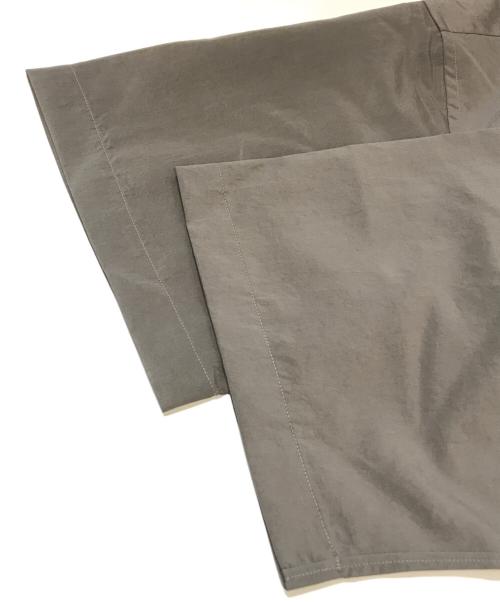 SCYEBASICS（サイベーシックス）SCYEBASICS (サイベーシックス) シャツ　5125-31450 グレー サイズ:36 未使用品の古着・服飾アイテム