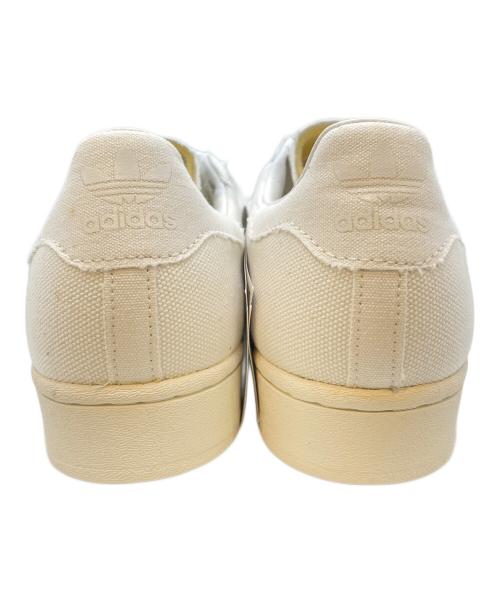 adidas（アディダス）adidas (アディダス) ローカットスニーカー　FX5534 ホワイト サイズ:28の古着・服飾アイテム