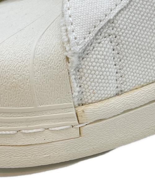 adidas（アディダス）adidas (アディダス) ローカットスニーカー　FX5534 ホワイト サイズ:28の古着・服飾アイテム