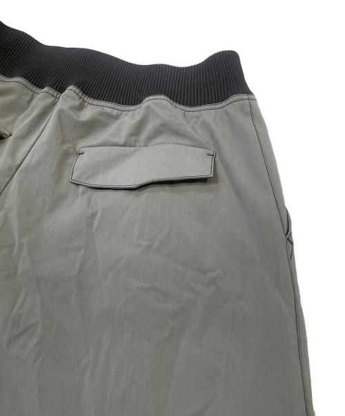 TRUNK HIROKO KOSHINO（トランク ヒロコ コシノ）TRUNK HIROKO KOSHINO (トランク ヒロコ コシノ) 立体ヘムデザインワイドパンツ　RSLAA-06390 カーキ サイズ:38の古着・服飾アイテム