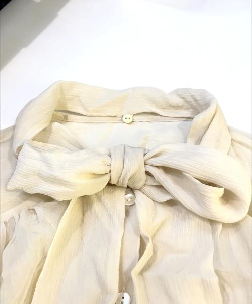 GRACE CONTINENTAL（グレースコンチネンタル）GRACE CONTINENTAL (（グレースコンチネンタル) 抑揚フリルブラウス　0121141216 ホワイト サイズ:36の古着・服飾アイテム