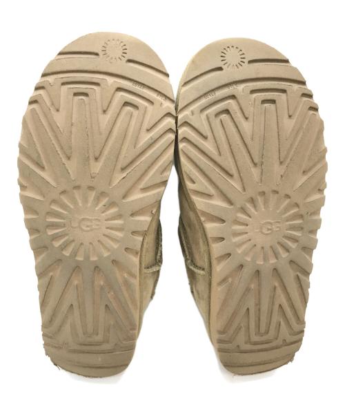 UGG（アグ）UGG (アグ) W CLASSIC SLIPPER　F27119G ベージュ サイズ:UK4の古着・服飾アイテム