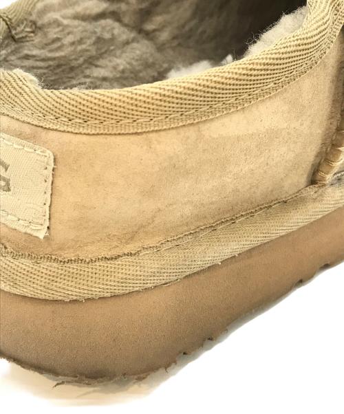 UGG（アグ）UGG (アグ) W CLASSIC SLIPPER　F27119G ベージュ サイズ:UK4の古着・服飾アイテム