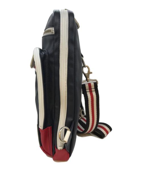 CASTELBAJAC（カステルバジャック）CASTELBAJAC (カステルバジャック) ボディーバッグ ネイビーの古着・服飾アイテム