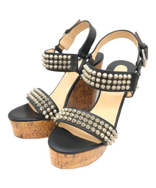 Christian Louboutin（クリスチャン・ルブタン）Christian Louboutin (クリスチャン・ルブタン) スタッズウェッジソールサンダル ベージュ×ブラック サイズ:35 1/2の古着・服飾アイテム