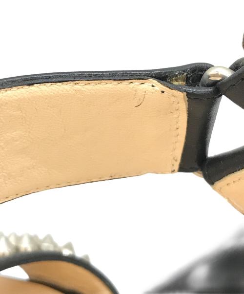 Christian Louboutin（クリスチャン・ルブタン）Christian Louboutin (クリスチャン・ルブタン) スタッズウェッジソールサンダル ベージュ×ブラック サイズ:35 1/2の古着・服飾アイテム
