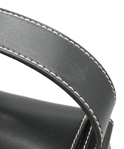 CHARLES & KEITH（チャールズアンドキース）CHARLES & KEITH (チャールズ＆キース) ナスリン ジオメトリックショルダーバッグ ブラックの古着・服飾アイテム